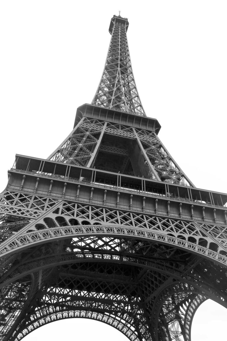 Eiffel Tower by Ingrid Luque - ARVIVID